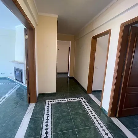 Apartamento 3 Bedrooms With Sea View Furnished Balcony And Wifi At *